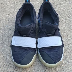 NIKE PAUL GEORGE SPACE JAM SHOE